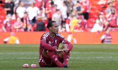Van Dijk se paye les journalistes