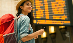 Il peut être compliqué de voyager quand on est jeune et que l’on a un petit budget. ( crédit photo : Getty Images )