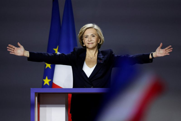 FRANCE: PÉCRESSE PROMET UNE "NOUVELLE FRANCE" À SES PARTISANS