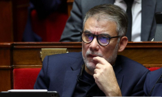 L'Assemblée nationale française débat du projet de loi de financement de la sécurité sociale pour 2026, à Paris