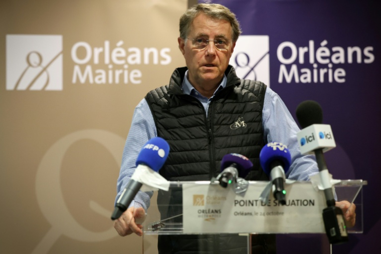 Le maire d'Orléans Serge Grouard, lors d'une conférence de presse le 24 octobre 2026 ( AFP / ROMAIN PERROCHEAU )