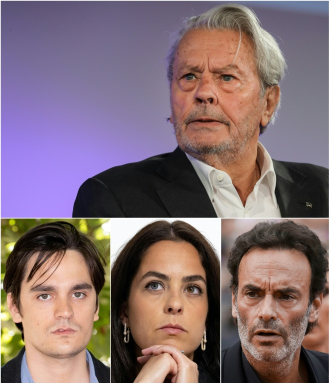 Ce montage juxtapose Alain Delon (dessus), ici à Cannes en 2019, et ses trois enfants (dessous): Alain-Fabien Delon (G), à Angoulême en 2021, Anouchka Delon (C) à Paris en 2023, et Anthony Delon (D) à Cannes en 2022 ( AFP / Valery HACHE )
