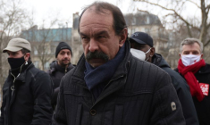 FRANCE: "PAS UNE VOIX POUR L'EXTRÊME DROITE", DIT MARTINEZ (CGT) SANS APPELER À VOTER MACRON