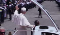 Angola : le pape Léon XIV accueilli par des fidèles avant une messe à Saurimo
