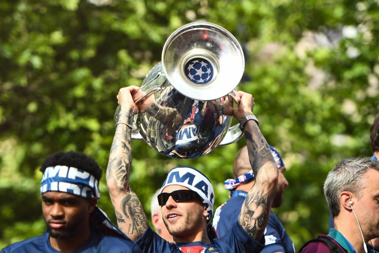 La superbe roulade de Lucas Hernandez