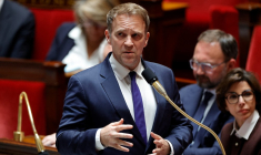 Marc Ferracci à Paris, le 10 juin 2025. ( AFP / GEOFFROY VAN DER HASSELT )