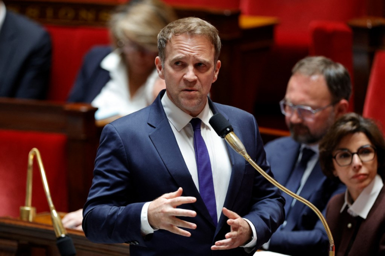 Marc Ferracci à Paris, le 10 juin 2025. ( AFP / GEOFFROY VAN DER HASSELT )