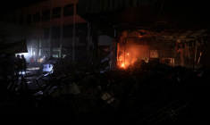 Les dégâts d'une frappe israélienne sur une école abritant des personnes déplacées, à Gaza