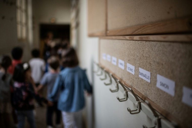 Parmi les enjeux, la pénurie d'enseignants inquiète à nouveau cette année, même si la ministre s'est voulue rassurante sur le fait qu'il y aurait bien des professeurs devant les classes ( AFP / Martin BUREAU )