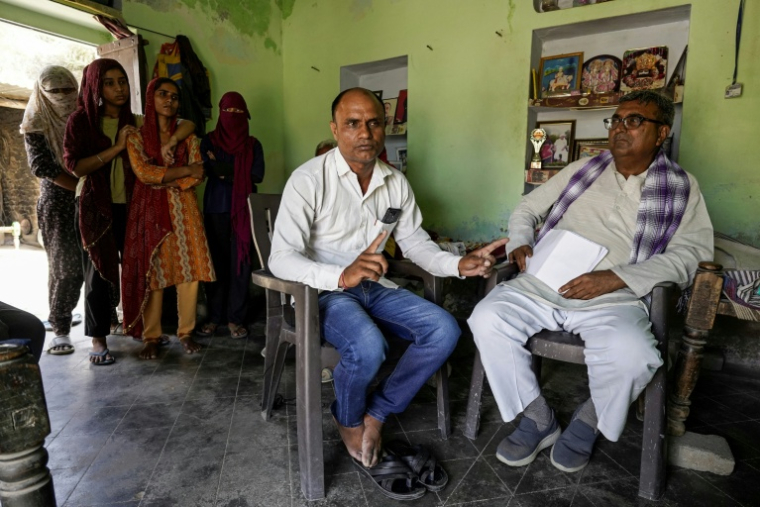 Om Prakash Verma lors d'un entretien à l'AFP, le 18 mai 2026 dans le hameau de Chatru ki Dhani, dans l'Etat indien du Rajasthan   ( AFP / STR )
