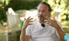 Vincent Pérez : "On peut comptabiliser une trentaine de combats dans mes films"