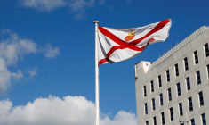 JERSEY A PROPOSÉ À LA FRANCE DE REPORTER LES RESTRICTIONS, SELON GIRARDIN