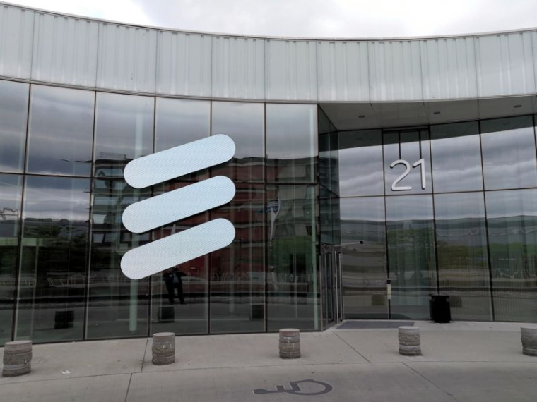 ERICSSON ATTAQUE SAMSUNG AUX USA SUR DES BREVETS, LE TITRE CHUTE