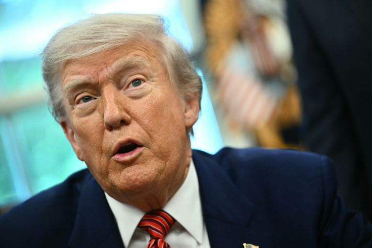Le président américain Donald Trump dans le Bureau ovale de la Maison Blanche, le 23 mai 2025 à Washington ( AFP / Mandel NGAN )