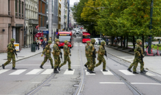 Des soldats participent à un exercice, visant à protéger les autorités, les infrastructures critiques et les installations destinées à l’accueil des forces alliées en situation de crise, le 14 septembre 2026 à Oslo, en Norvège ( NTB / Cornelius POPPE )