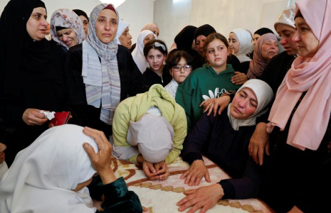 Les funérailles du Palestinien Yazan Ishtayeh, tué lors d'un raid israélien, à Salim, Cisjordanie