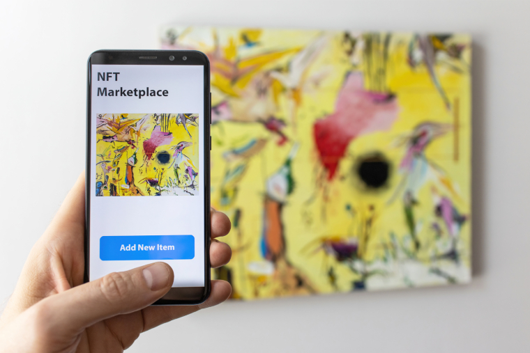 Des montres en NFT se vendent plus chères que de vraies Rolex. Crédit photo : Adobe Stock