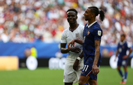 Les Bleus de Deschamps mangent du chocolat après une folle bataille d’Angleterre