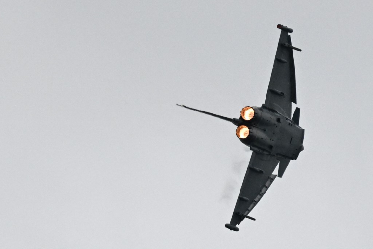 Un chasseur Eurofighter (illustration) ( AFP / RALF HIRSCHBERGER )