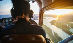 (Crédits photo : Unsplash - Avel Chuklanov  )