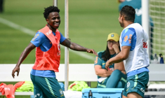 Vinicius Junior (g) à l'entraînement avec le Brésil avant son entrée en lice en Coupe du monde contre le Maroc, le 11 juin 2026 à Morristown (New Jersey). ( AFP / MAURO PIMENTEL )