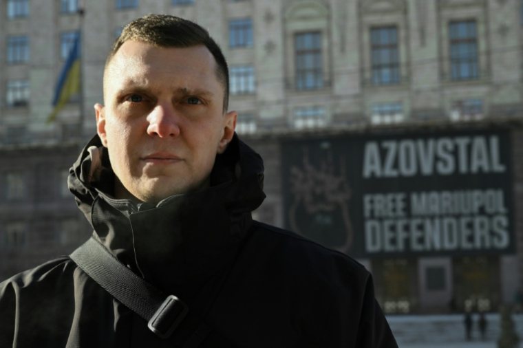 Iaroslav Roumiantsev, ex-soldat ukrainien, fait prisonnier à Marioupol en mai 2022 après s'être rendu avec les troupes retranchées dans l'usine Azovstal. Kiev, le 2 février 2026 ( AFP / Genya SAVILOV )