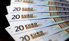 ( AFP / DENIS CHARLET )