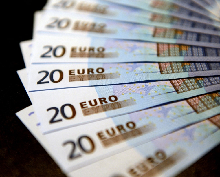 ( AFP / DENIS CHARLET )