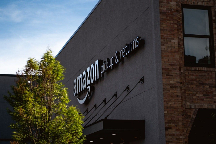 facade amazon (crédit photo : Unsplash / Bryan Angelo )