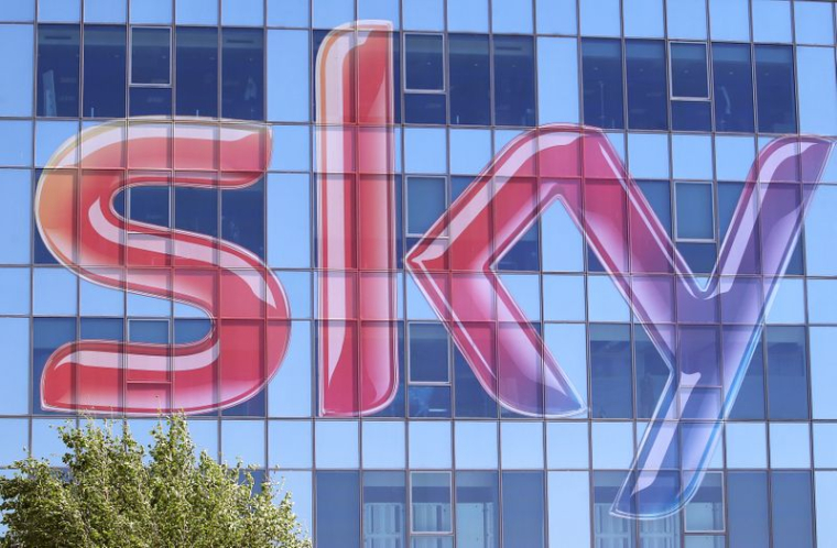 EUTELSAT RENOUVELLE UN CONTRAT AVEC SKY ITALIA ET SÉCURISE SES REVENUS