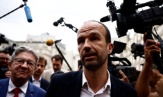 Manuel Bompard et Jean-Luc Mélenchon arrivent à l'Assemblée nationale à Paris