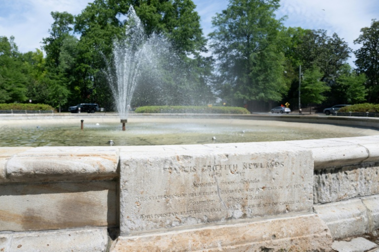 La fontaine honorant Francis Newlands à Chevy Chase, près de Washington, le 13 mai 2026 ( AFP / SAUL LOEB )