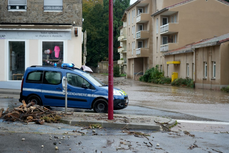 Le village de Bourg-Argental inondé le 17 octobre 2024.  ( AFP / SYLVAIN THIZY )