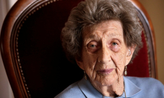 Camille Senon chez elle à Limoge le 6 septembre 2017 ( AFP / PASCAL LACHENAUD )