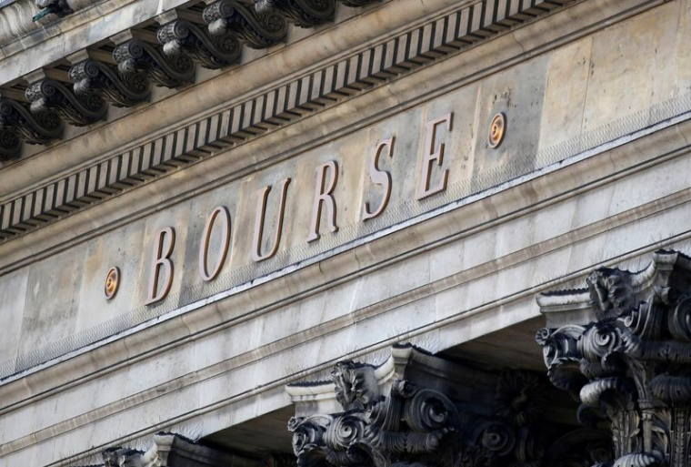 Le mot Bourse figure sur la façade du Palais Brongniart, ancienne Bourse de Paris, située place de la Bourse à Paris