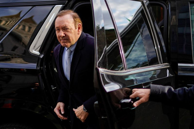 L'acteur Kevin Spacey arrivant au tribunal fédéral de Manhattan pour son procès civil pour abus sexuels