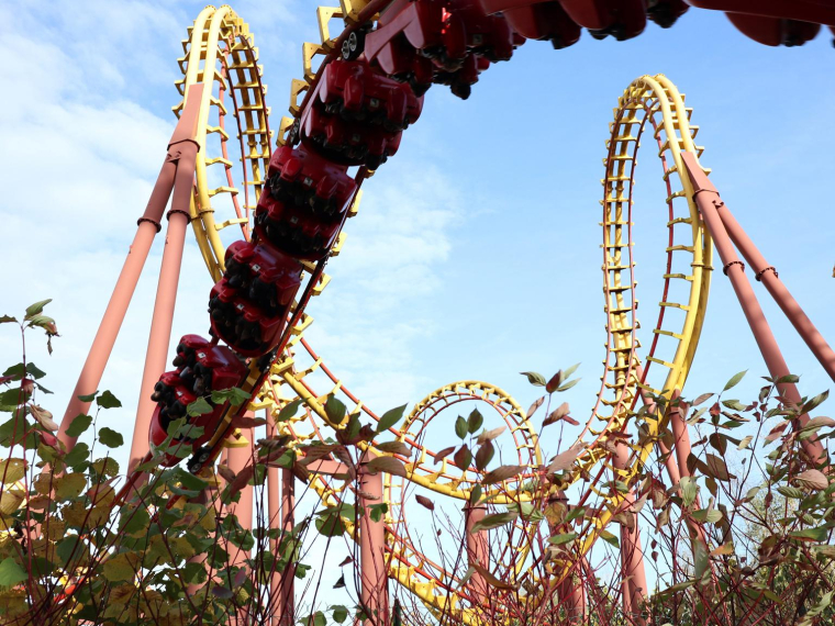 Depuis 15 ans, le parc Astérix fait frissonner petits et grands pour Halloween avec Peur sur le parc. ( crédit photo : Shutterstock )