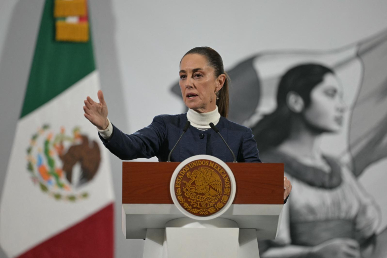 La présidente mexicaine Claudia Sheinbaum lors de sa conférence de presse quotidienne au Palais national de Mexico, le 3 février 2025.  ( AFP / YURI CORTEZ )