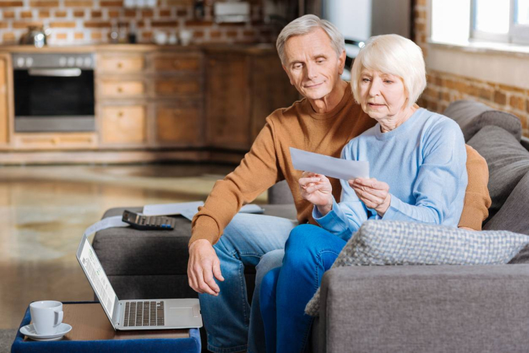 Les prestations sociales vont augmenter en 2023 -iStock-Zinkevych