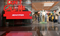 Une boutique de vêtements « Jennyfer » dans un centre commercial à Rennes, le 2 mai 2025 ( AFP / Damien MEYER )