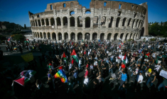 Manifestation de soutien au peuple palestinien et contre l'interception par Israël de la flottille pour Gaza, le 4 octobre 2025 à Rome ( AFP / Filippo MONTEFORTE )