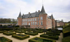Les dirigeants des Vingt-Sept se réunissent jeudi au château d'Alden Biesen, dans la province flamande du Limbourg, ici photographié le 11 février 2026 ( AFP / JOHN THYS )