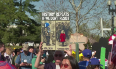 Manifestation devant la Cour suprême des Etats-Unis, qui se penche sur le droit du sol