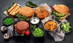 Les viandes végétales à base de soja, pois ou blé affichent un impact environ 50% inférieur à celui de la viande conventionnelle. (crédit: Adobe Stock/photo)