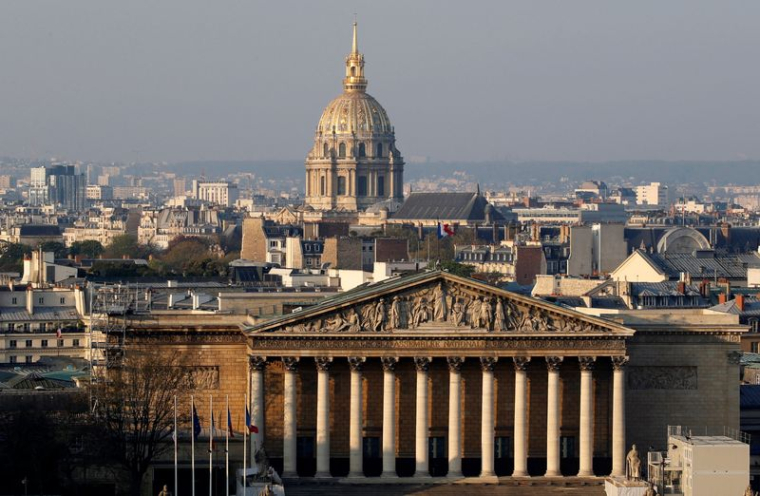 CORONAVIRUS: LE "PASS VACCINAL" DÉFINITIVEMENT ADOPTÉ EN FRANCE