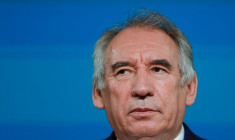 Le procès du président du MoDem François Bayrou, et de dix anciens cadres et élus centristes, s'ouvre lundi 16 octobre à Paris, dans l'affaire des assistants parlementaires européens. ( AFP / GEOFFROY VAN DER HASSELT )