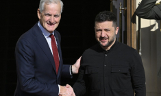 Volodymyr Zelensky et Jonas Gahr Store, à Kiev, le 25 août 2025 ( AFP / GENYA SAVILOV )