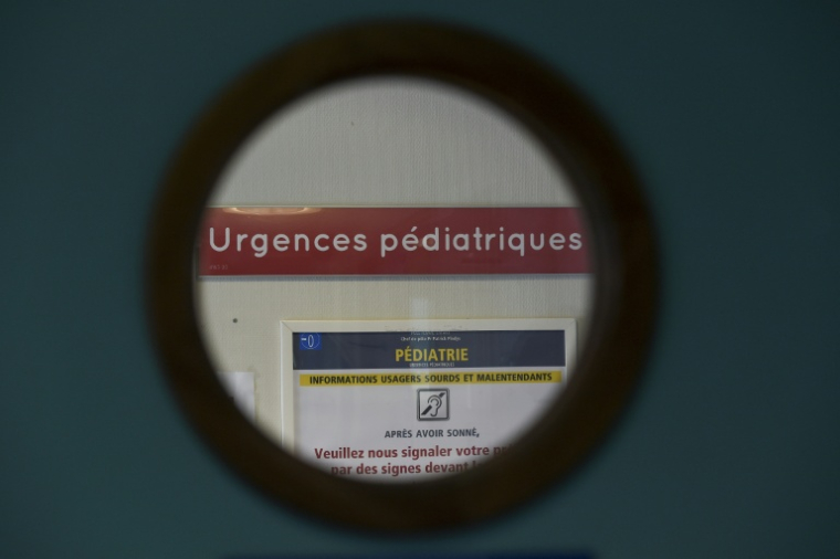 Un bébé de 18 mois est mort après après avoir été retrouvé en état d'hyperthermie mardi dans une voiture stationnée sur le campus universitaire d'un grand hôpital de Marseille ( AFP / Sebastien SALOM-GOMIS )