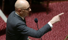 Le ministre de l'Economie Roland Lescure, au Sénat le 26 novembre 2025 à Paris. ( AFP / GEOFFROY VAN DER HASSELT )