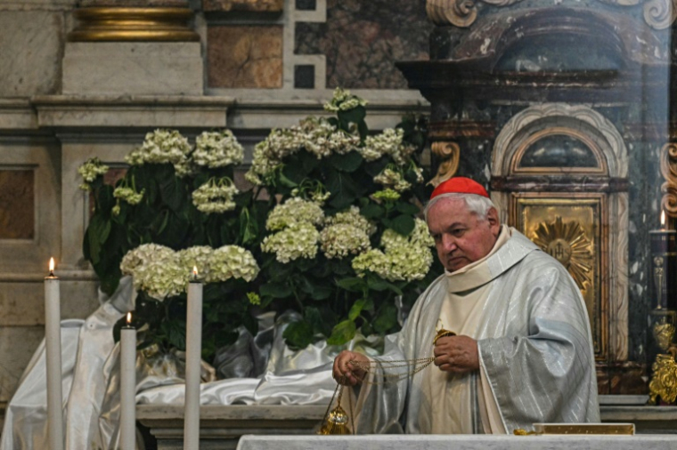 Le cardinal français Jean-Marc Aveline lors d'une messe à l'église Santa Maria ai Monti à Rome, le 4 mai 2025 ( AFP / Gabriel BOUYS )